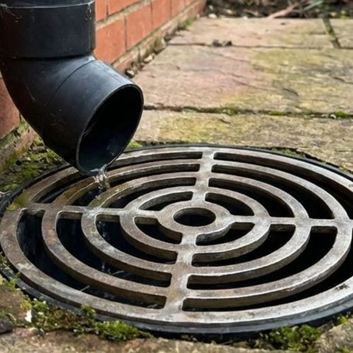 Aquaflow 180mm Round Grid Metal Alloy real image - installed